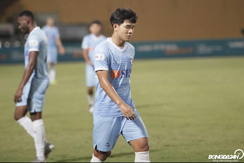 Đức Chinh thêm một lần bị HLV Huỳnh Đức phàn nàn