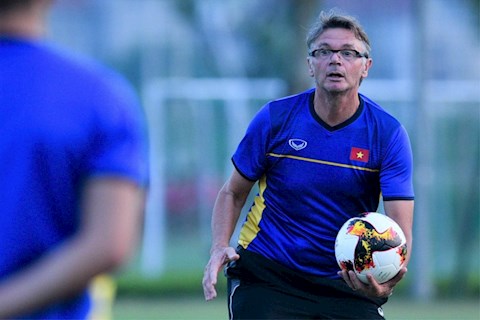 HLV Philippe Troussier: Chúng tôi sẽ tranh suất dự World Cup U20