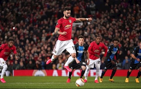 Van Persie bảo vệ kỷ lục hưởng penalty của Man United hình ảnh