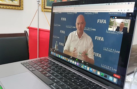 VFF trao đổi với chủ tịch FIFA về cách làm bóng đá thời Covid-19 hình ảnh