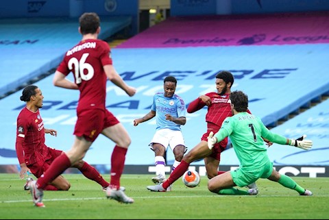 Sterling lần đầu tiên phá lưới Liverpool: Màn trả thù thành công