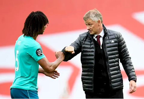 Lộ diện 3 trung vệ nằm trong tầm ngắm của MU