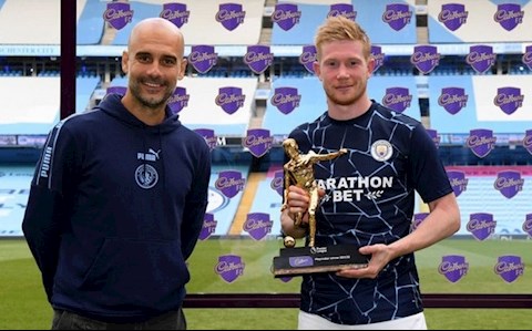 Kevin De Bruyne được bầu chọn xuất sắc nhất mùa