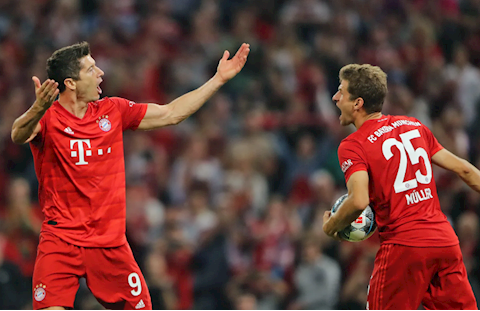 Thomas Muller bênh vực tiền đạo Robert  Lewandowski  hình ảnh