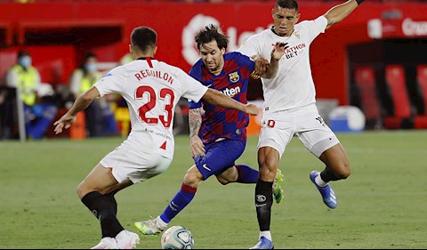 Liverpool và Man City đại chiến vì cầu thủ từng bị Messi đấm vào mặt