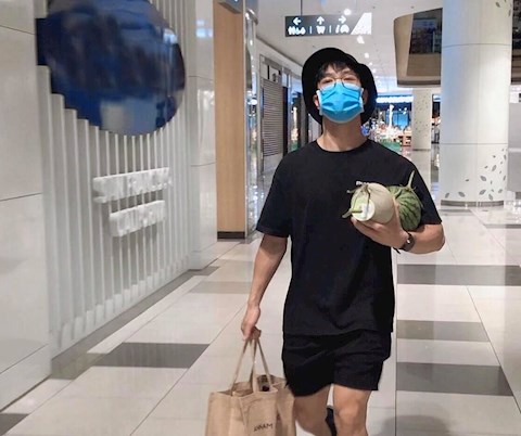 Công Phượng sắm vai trai đảm, nghiêm túc phòng dịch COVID-19