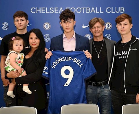 Jude Soonsup-Bell gốc Thái Lan ký hợp đồng với Chelsea hình ảnh