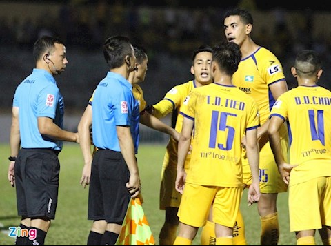 Thua đau Quảng Nam, SLNA bức xúc viết đơn kiến nghị trọng tài