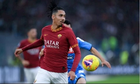 Roma và MU nhận tin buồn từ Chris Smalling