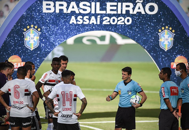 Hoãn trận Goias vs Sao Paulo vì Covid-19 hình ảnh