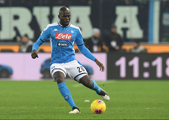 MU chịu thua Man City trong thương vụ Koulibaly?