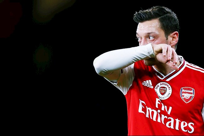 Bị NHM Arsenal chỉ trích, tiền vệ Mesut Ozil đáp trả hình ảnh