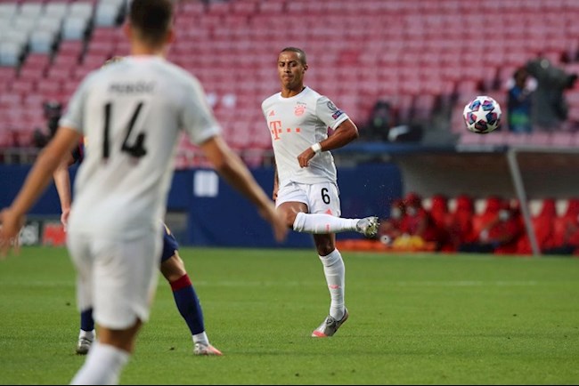 Thiago Alcantara thể hiện skill khó tin trước Barca