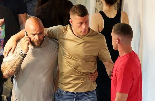 Sao Chelsea đi không vững sau khi thâu đêm ở quán bar