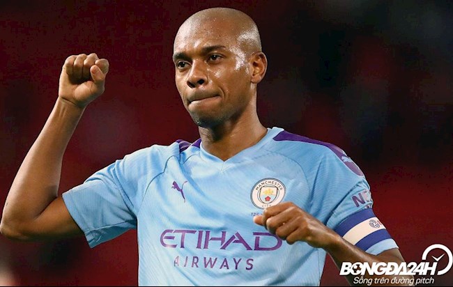 Tiểu sử cầu thủ Fernandinho