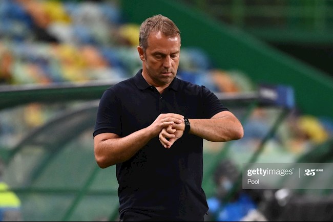 Huỷ diệt Lyon, HLV Flick sẵn sàng gặp PSG ở chung kết