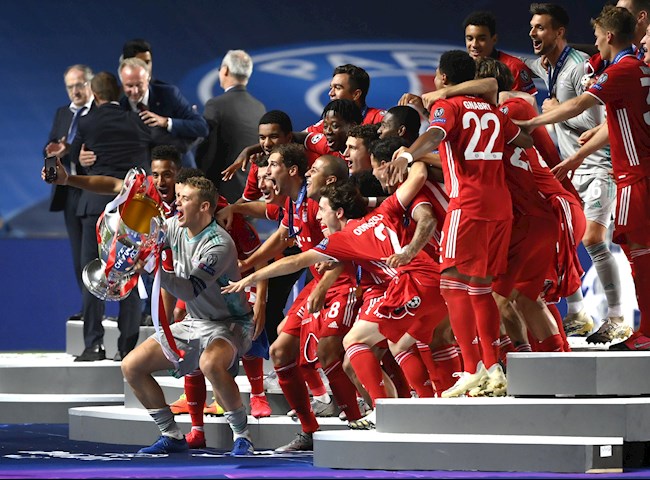 Bayern Munich vô địch Champions League, Hernandez ăn mừng gây sốc hình ảnh
