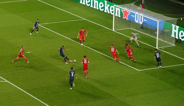 Didier Deschamps bảo vệ sao PSG sau màn trình diễn đáng trách hình ảnh