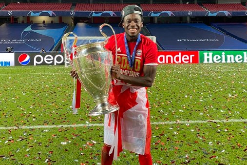 alphonso Davies vs PSG