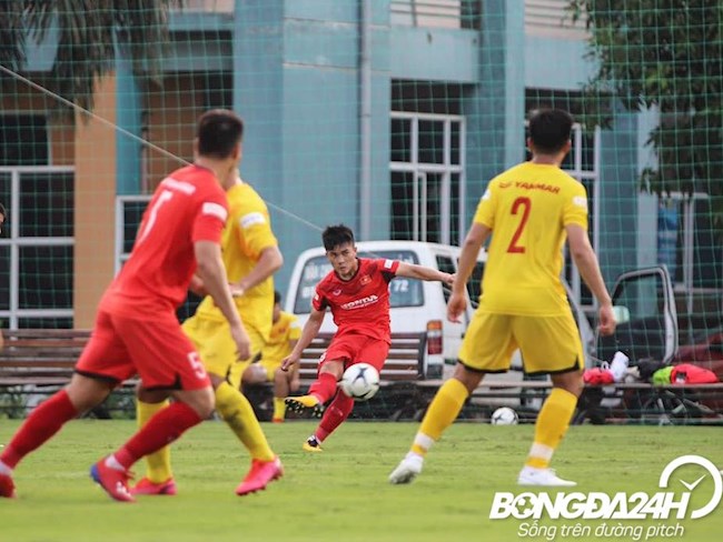 Sao trẻ U22 Việt Nam sút phạt thành bàn như... Quang Hải