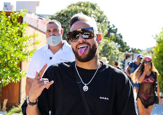 Neymar làm mới mình sau thất bại ở Champions League