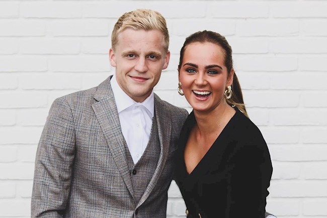 Tân binh MU tán đổ con gái huyền thoại Arsenal