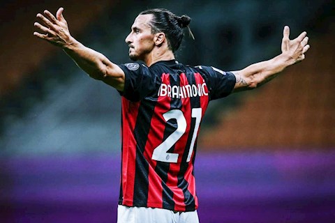 Quên chuyện tuổi tác đi, Zlatan vẫn đang là...Zlatan!