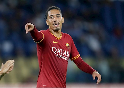 Lộ lý do MU bị AS Roma lật kèo vụ Chris Smalling