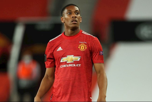 Martial là mẫu tiền đạo hai trong một