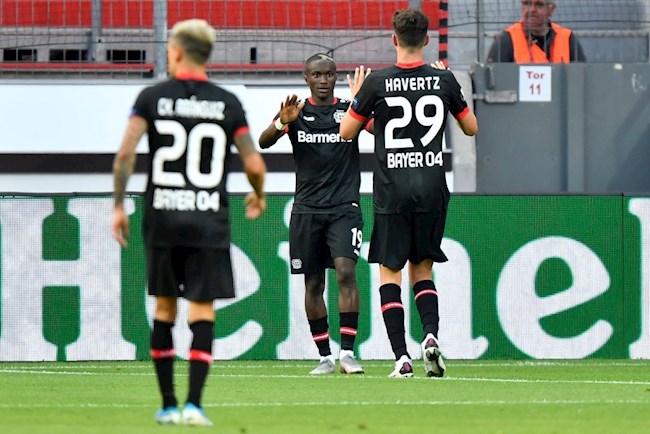 Diaby (so 19) ghi ban duy nhat cho Leverkusen