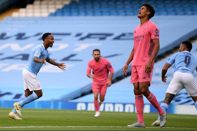 Xem lại 2 tình huống khiến Varane “sáng” nhất mạng xã hội