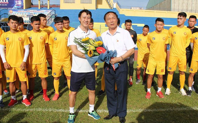 Bầu Đệ nói gì khi HLV Nguyễn Thành Công sắp đối đầu Thanh Hóa?