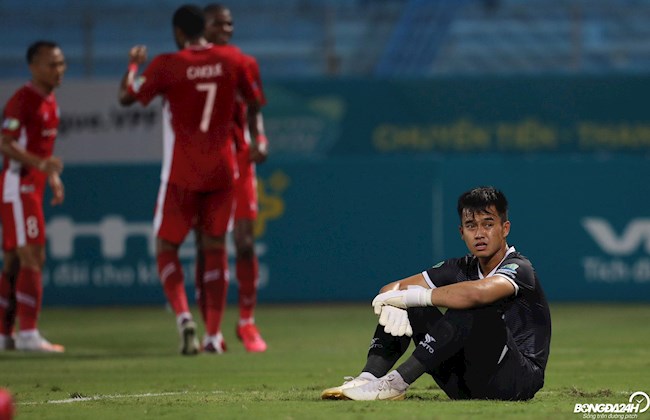 HLV Becamex Bình Dương: Đến Barcelona còn thua 2-8