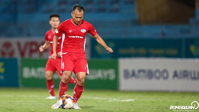 Trọng Hoàng tri ân Viettel FC trong ngày cuối của năm 2021