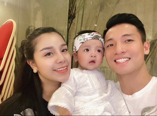 Vợ trung vệ Bùi Tiến Dũng bất ngờ để trạng thái Độc thân trên trang cá nhân