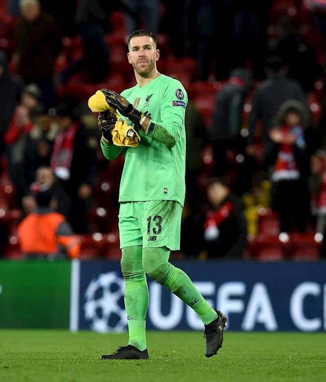 Ảnh Adrian San Miguel