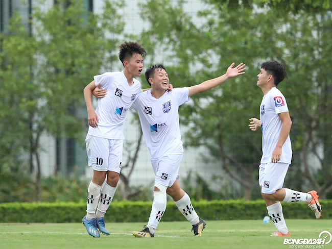 Thầy cũ Công Phượng chứng kiến màn rượt đuổi tỉ số của U17 HAGL