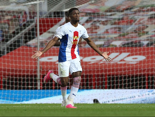 Wilfried Zaha sát muối vào nỗi đau của MU