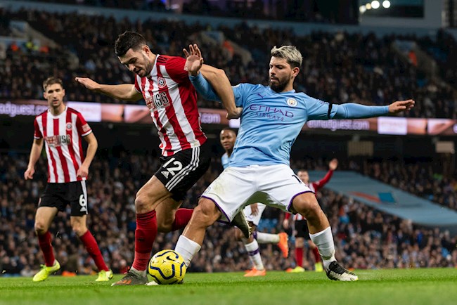 John Egan - Shefffield United: Thứ bóng đá quyến rũ tuyệt đấy, nhưng phòng ngự cũng là nghệ thuật!