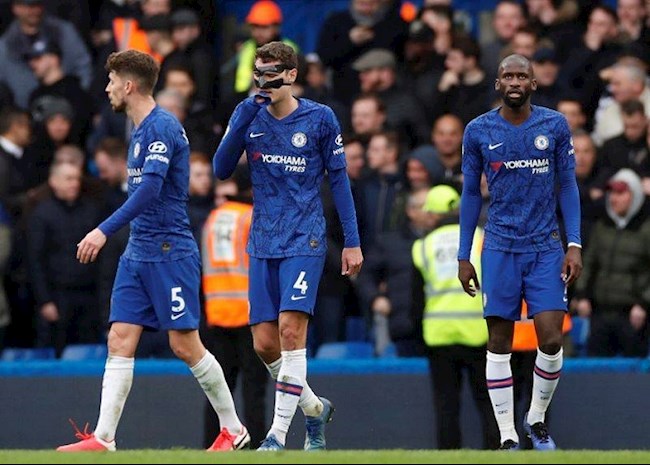 HLV Brendan Rodgers báo tin cực sốc sau trận thua Arsenal