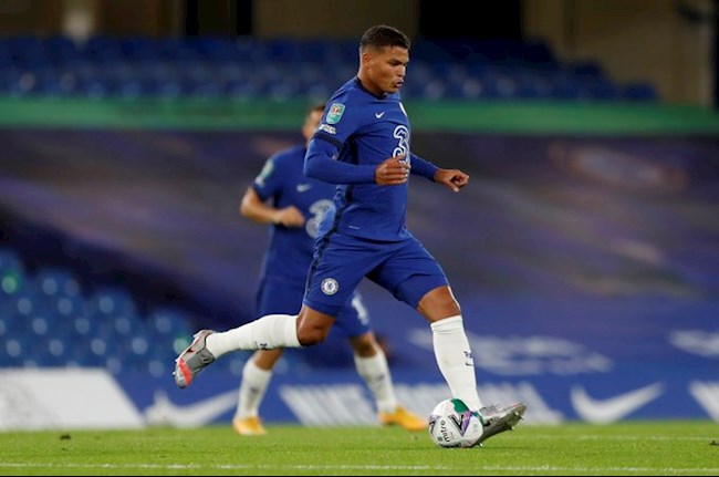 Thiago Silva được ca ngợi hết lời dù... không biết tiếng Anh