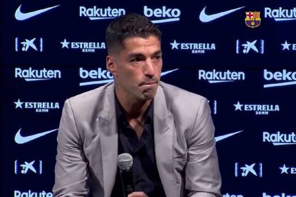 VIDEO: Khoảnh khắc Luis Suarez không kìm được nước mắt trong ngày chia tay Barca