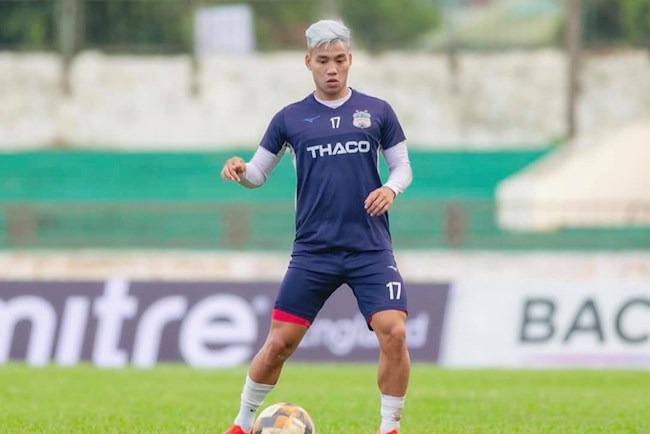 Văn Thanh bắt bài Phan Văn Đức trước thềm đại chiến