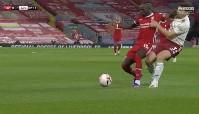 CĐV Arsenal cay cú đòi tống cổ Sadio Mane