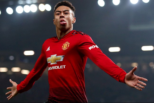 Lingard lập tức gửi thông điệp đanh thép tới Van de Beek