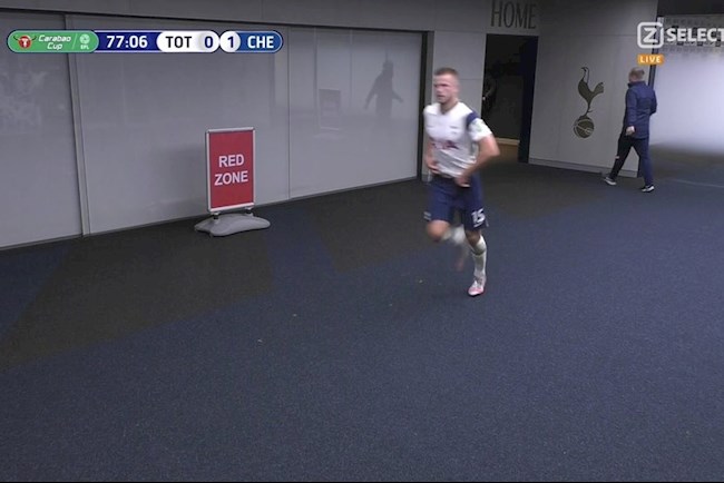 Cực sốc Dier bỏ trận đấu để… đi vệ sinh, Mourinho hùng hổ vào đường hầm lôi ra hình ảnh 2