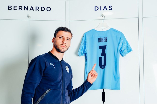 Ruben Dias nhận điềm xấu sau khi gia nhập Man City