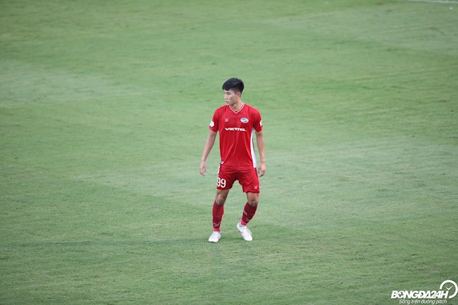 Báu vật trên hàng công của thầy Park được xếp đá trung vệ ở Viettel