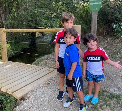 Messi có hành động đầu tiên sau quyết định ở lại Barca?