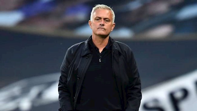 Mourinho nổi đóa về lịch thi đấu khủng khiếp của Tottenham